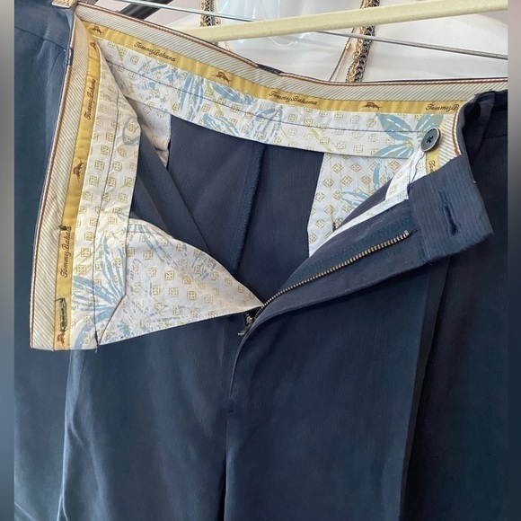 Tommy Bahama Relax Men's Size 38 Black 100% Silk Pleated Front Bermuda Shorts - Picture 9 of 14